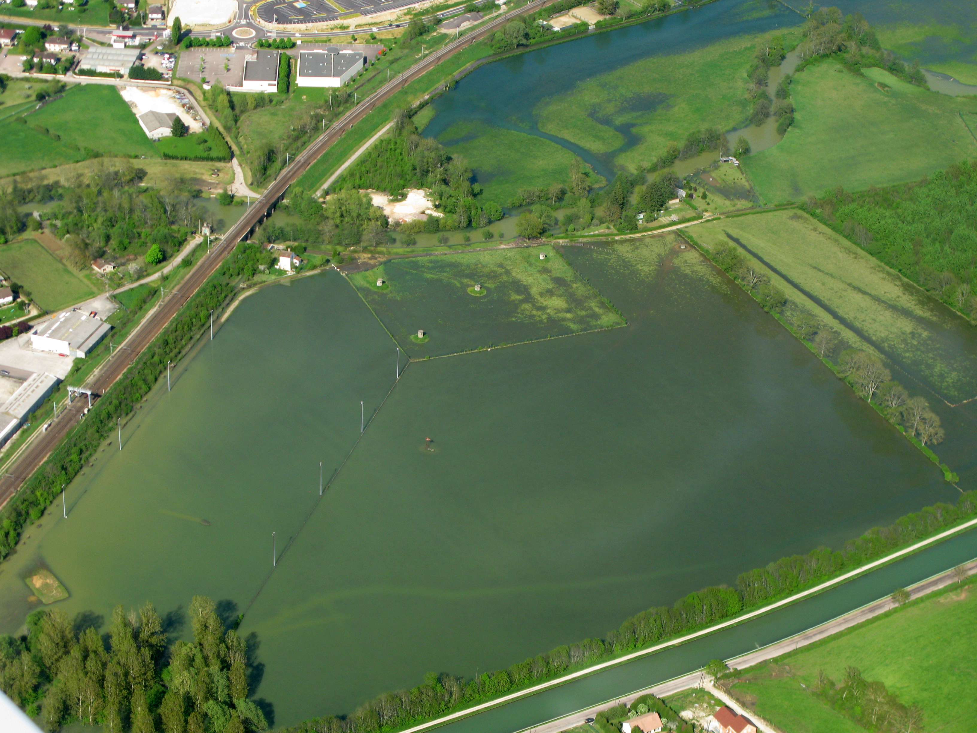 Crue de la Brenne, en mai 2013, à Montbard, est de la ville, en Côte d'Or